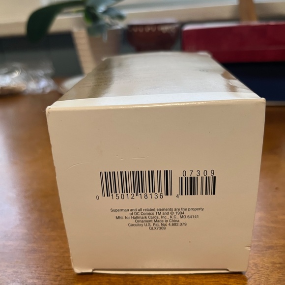 Superman Christmas ornament - Picture 4 of 6